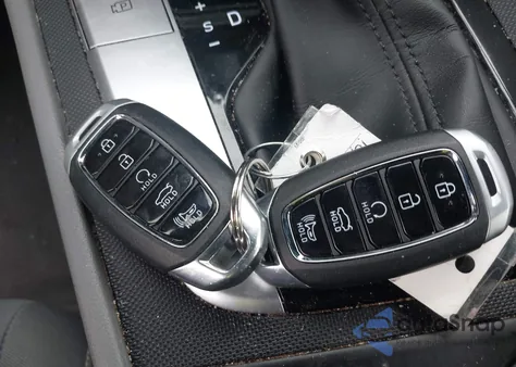 2022 Hyundai Elantra Sel z USA, uszkodzony, nr VIN 5NPLM4AG3NH061308